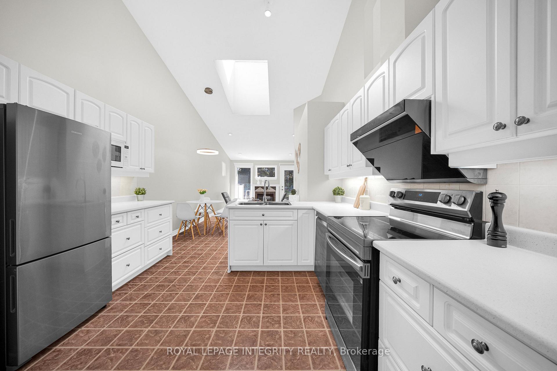 Photo 14 of 804 Hot Springs Way, Ottawa, Riverside South/Gloucester Glen — HOMEH