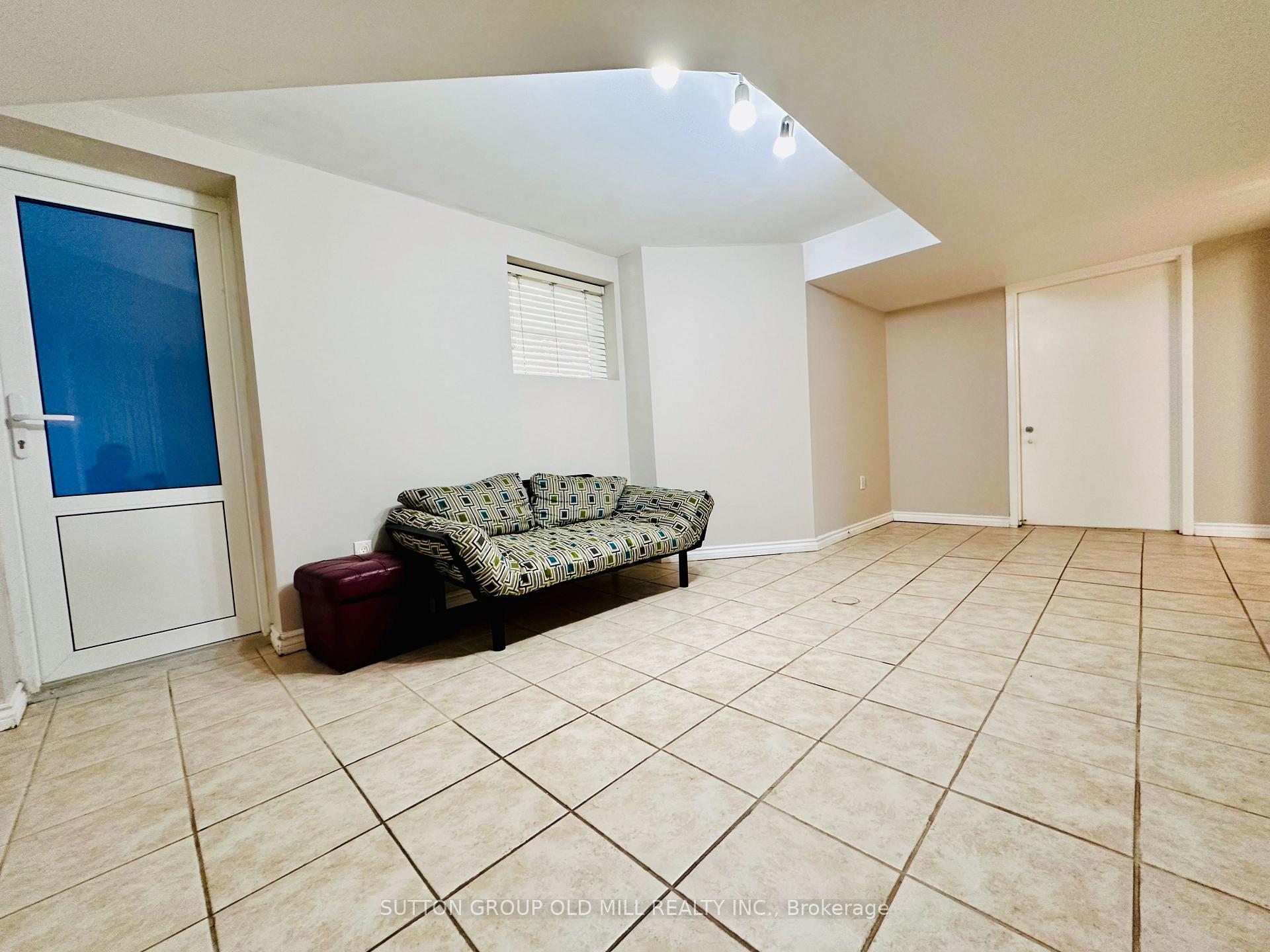 Photo 17 of 232 Aldercrest Road, Etobicoke, Alderwood — HOMEH