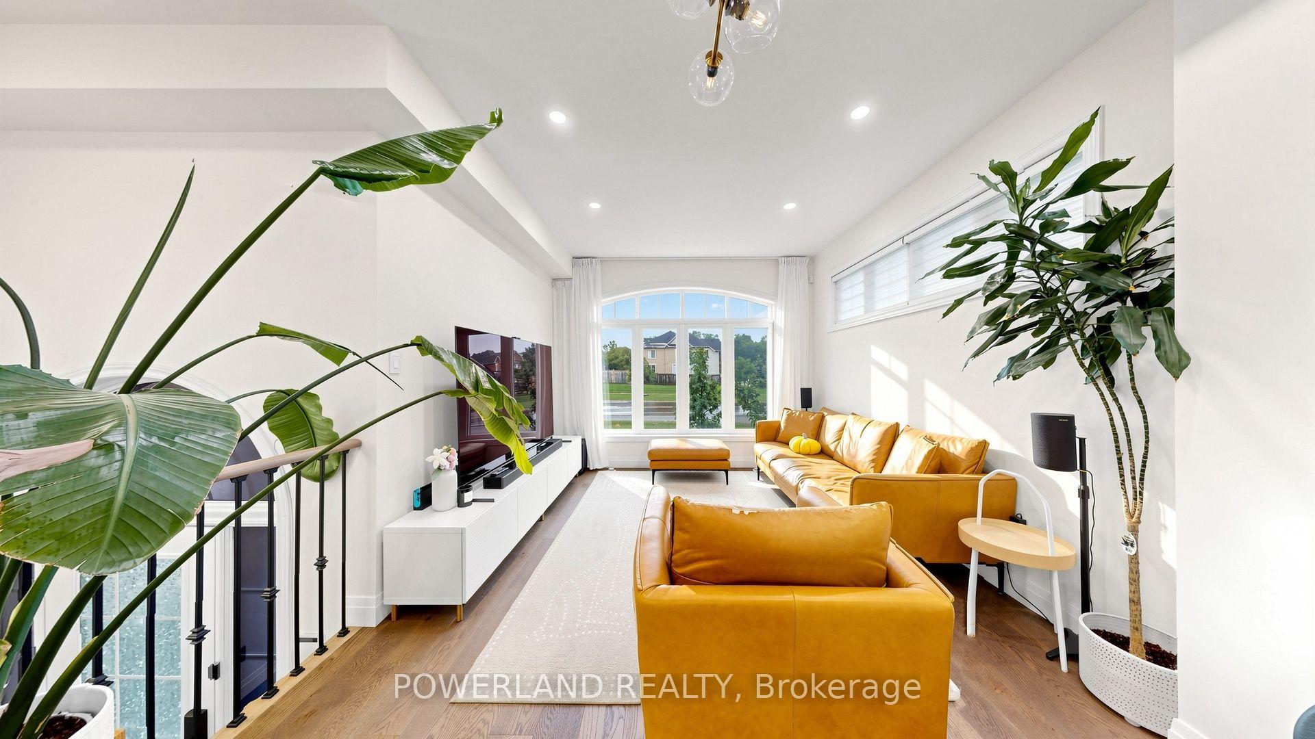 Photo 2 of 259 Dundas Way, Markham, Greensborough — HOMEH