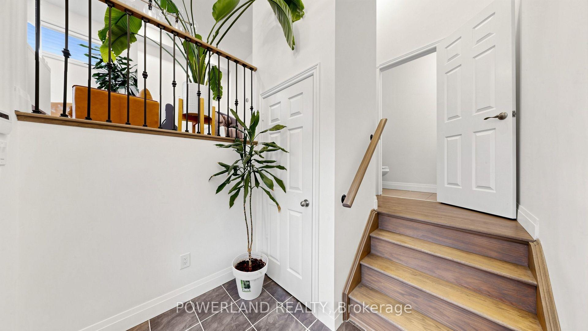 Photo 10 of 259 Dundas Way, Markham, Greensborough — HOMEH