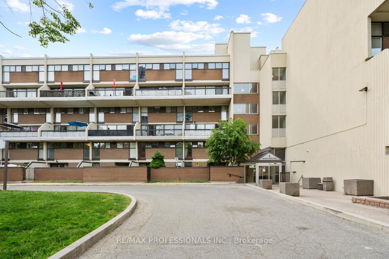 Photo 3 of Unit 339, 2 Valhalla Inn Road, Etobicoke, Islington-City Centre West — HOMEH