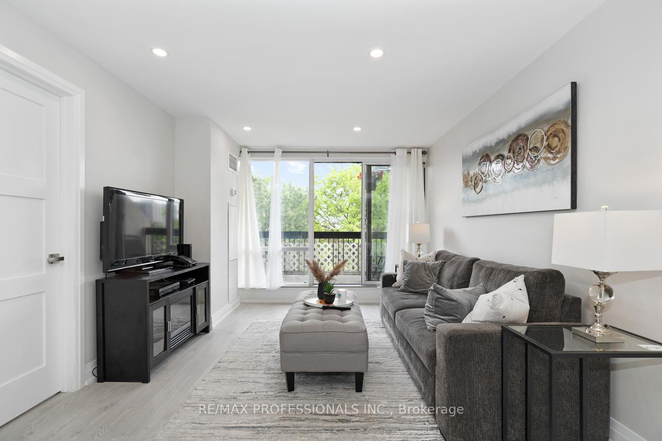 Photo 9 of Unit 339, 2 Valhalla Inn Road, Etobicoke, Islington-City Centre West — HOMEH