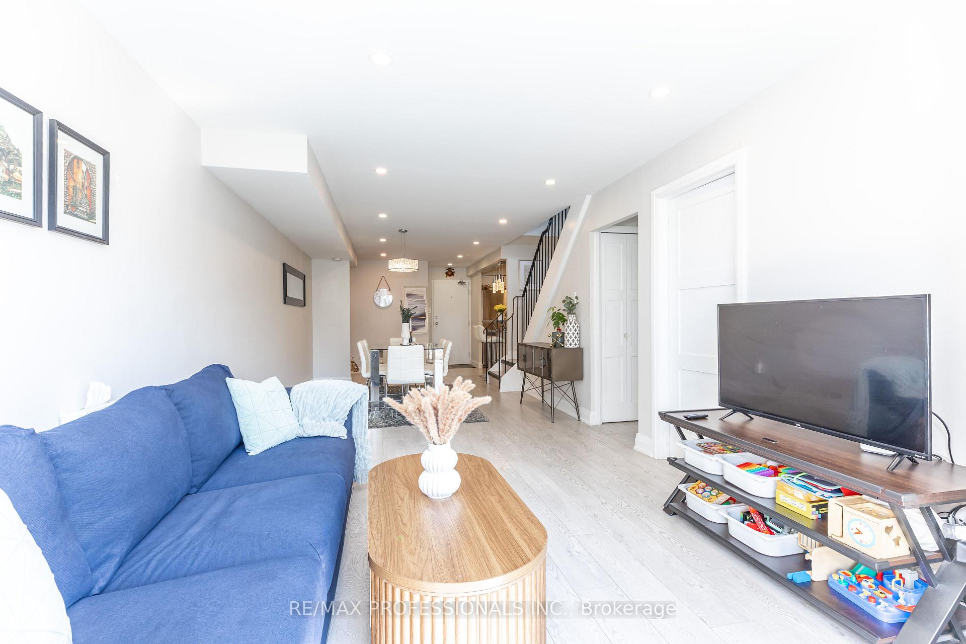 Photo 14 of Unit 339, 2 Valhalla Inn Road, Etobicoke, Islington-City Centre West — HOMEH