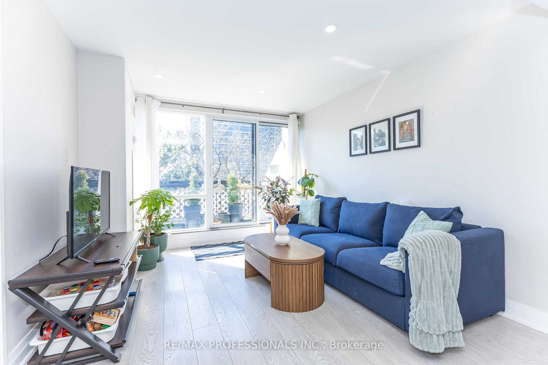 Photo 15 of Unit 339, 2 Valhalla Inn Road, Etobicoke, Islington-City Centre West — HOMEH