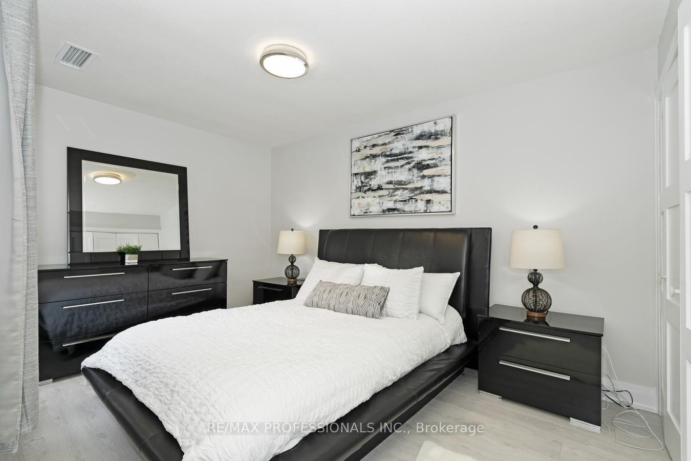 Photo 21 of Unit 339, 2 Valhalla Inn Road, Etobicoke, Islington-City Centre West — HOMEH