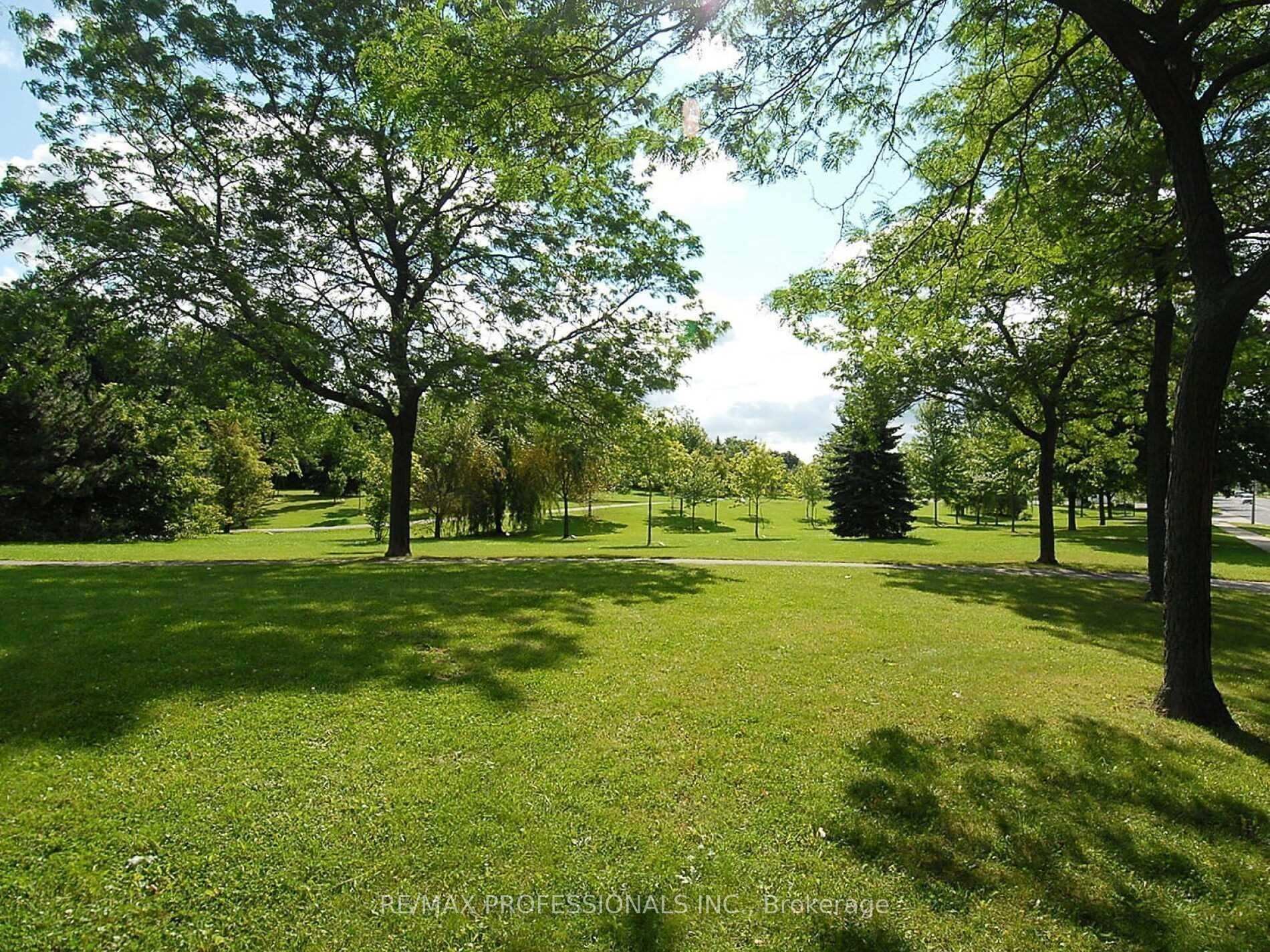 Photo 36 of Unit 339, 2 Valhalla Inn Road, Etobicoke, Islington-City Centre West — HOMEH