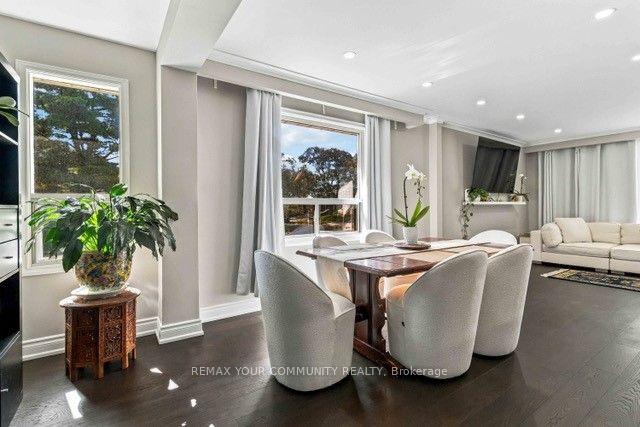 Photo 14 of 2 Munhall Road, Etobicoke, Humber Heights — HOMEH