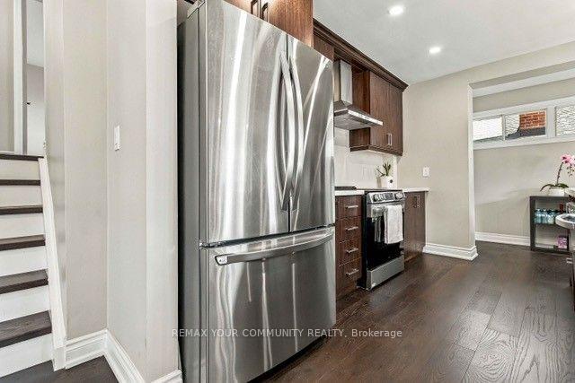 Photo 16 of 2 Munhall Road, Etobicoke, Humber Heights — HOMEH