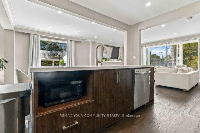 Photo 17 of 2 Munhall Road, Etobicoke, Humber Heights — HOMEH