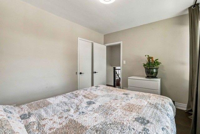 Photo 27 of 2 Munhall Road, Etobicoke, Humber Heights — HOMEH