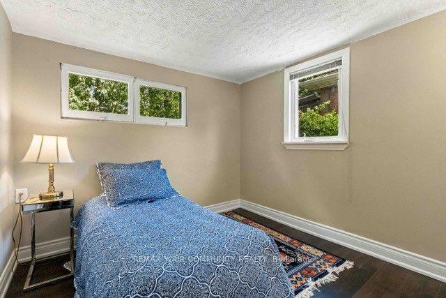 Photo 37 of 2 Munhall Road, Etobicoke, Humber Heights — HOMEH