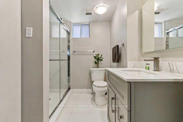 Photo 38 of 2 Munhall Road, Etobicoke, Humber Heights — HOMEH