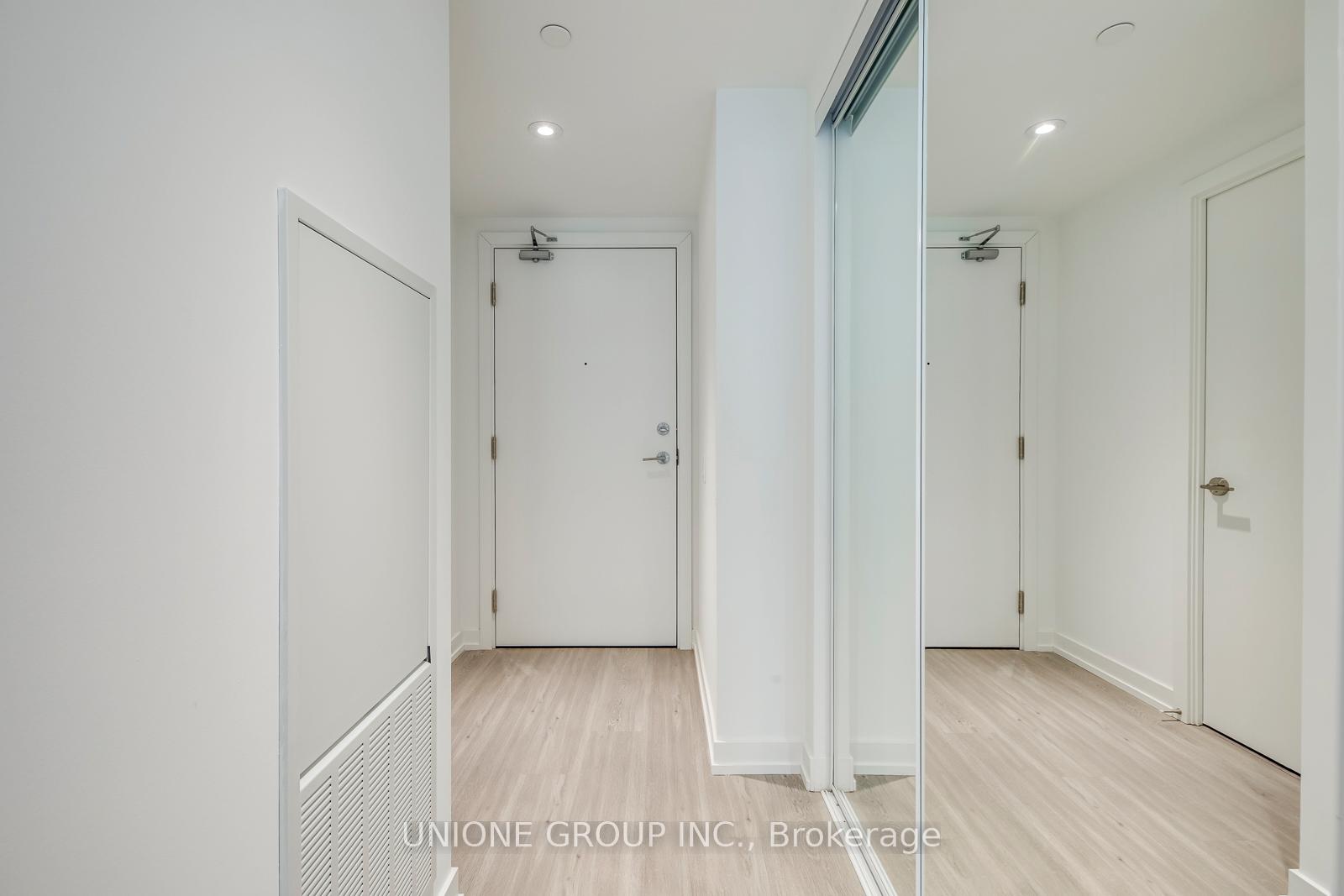 Photo 4 of Unit 2506, 8 Wellesley Street W, Toronto, Bay Street Corridor — HOMEH