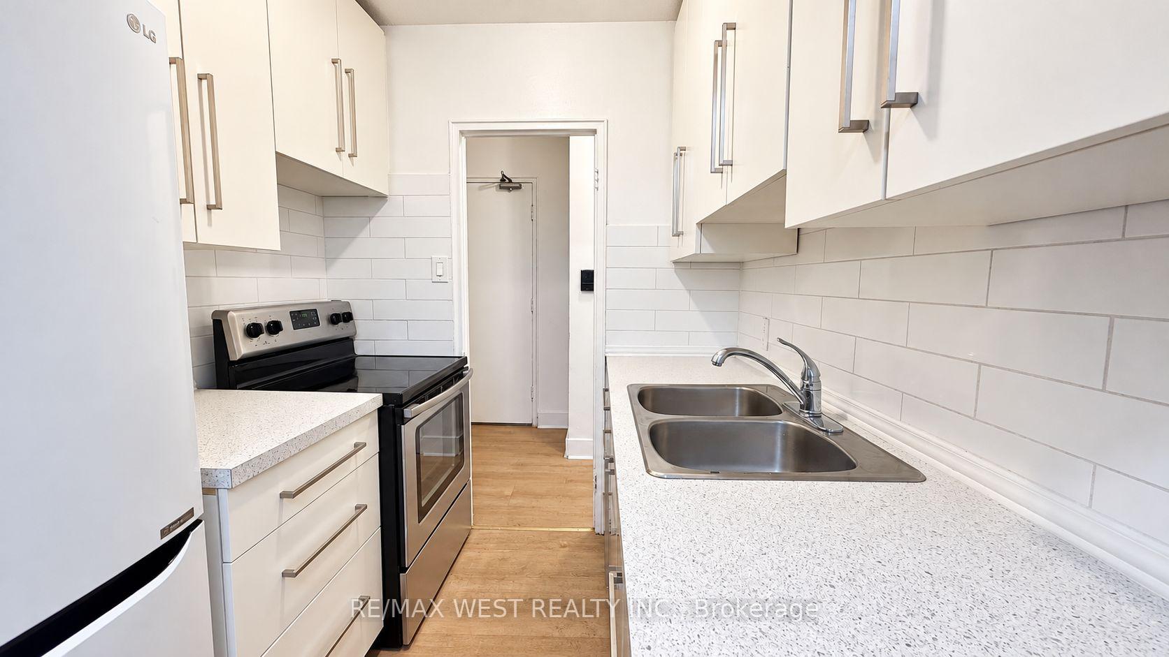 Photo 8 of Unit 110, 1243 Broadview Avenue, Toronto, Broadview North — HOMEH