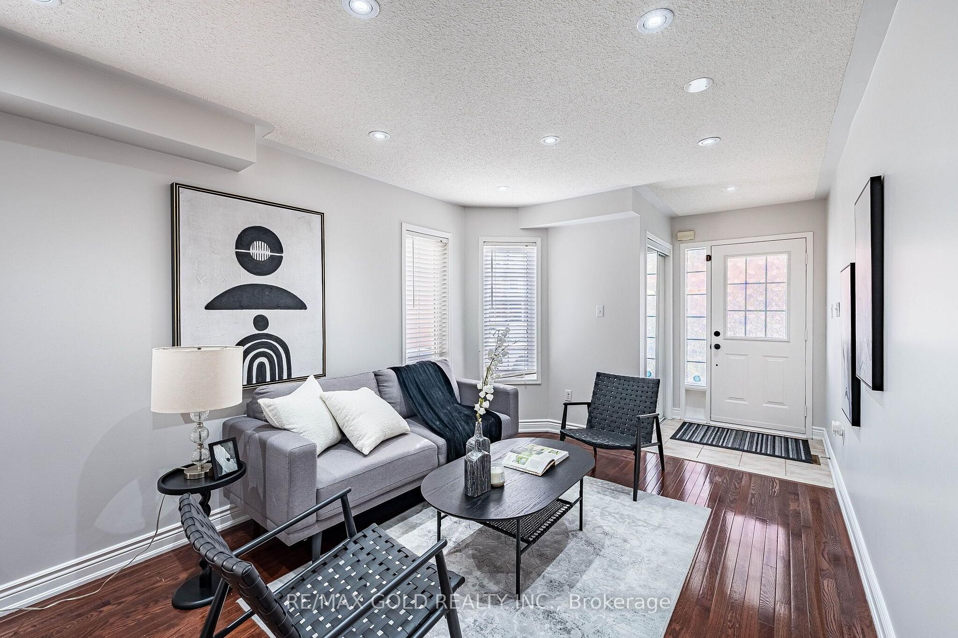 Photo 6 of 21 Edenvalley Road, Brampton, Fletcher's Meadow — HOMEH