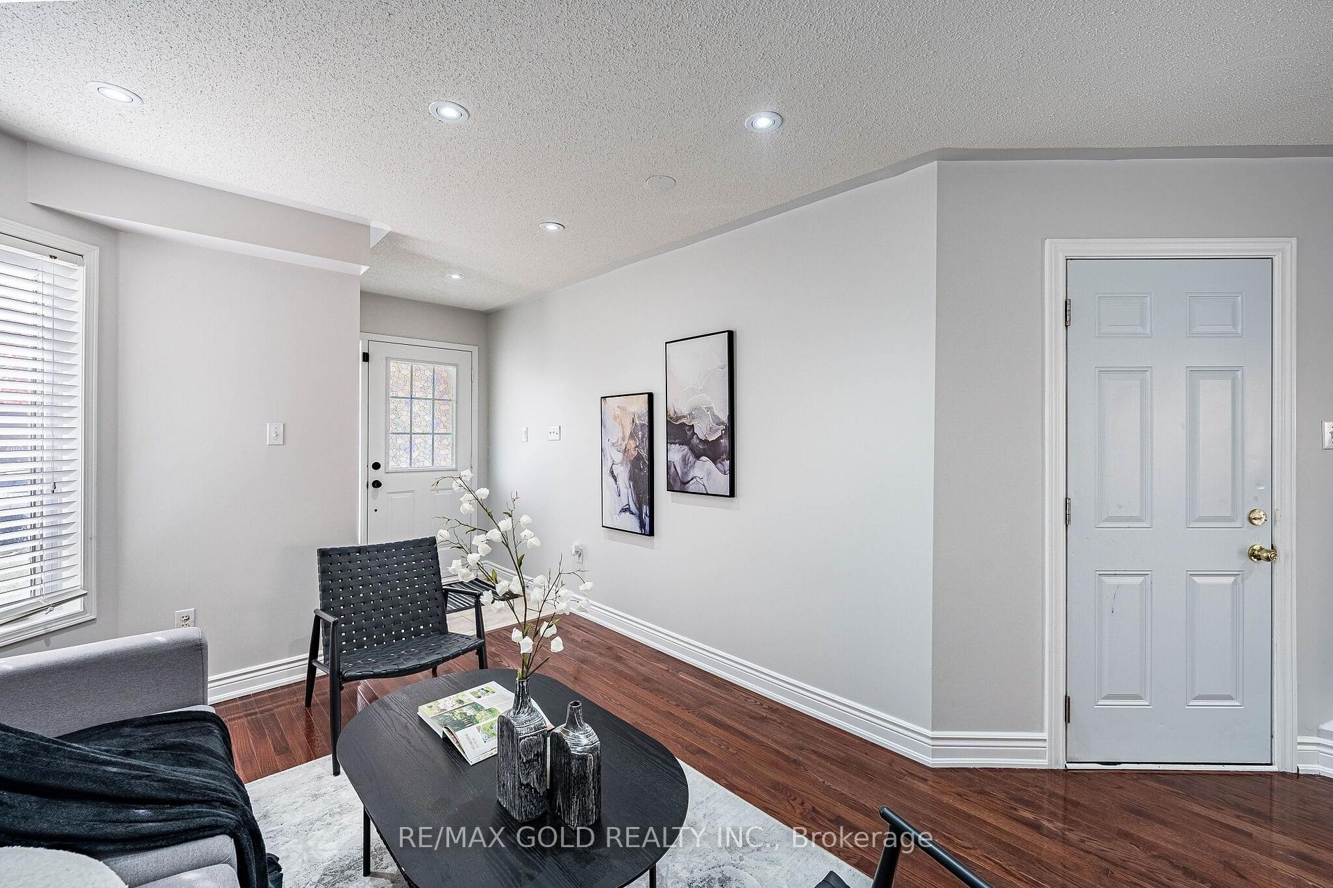 Photo 7 of 21 Edenvalley Road, Brampton, Fletcher's Meadow — HOMEH