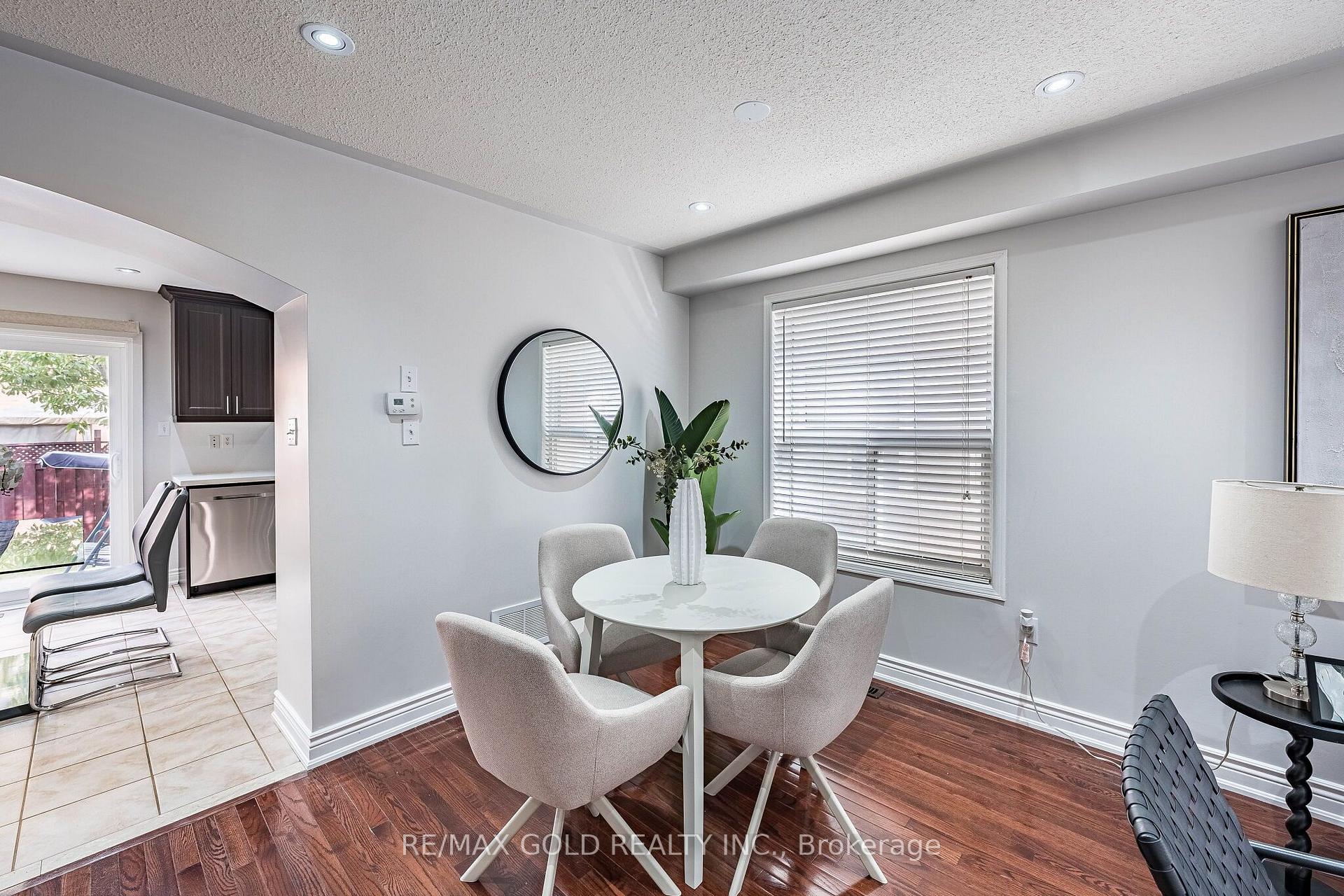 Photo 9 of 21 Edenvalley Road, Brampton, Fletcher's Meadow — HOMEH
