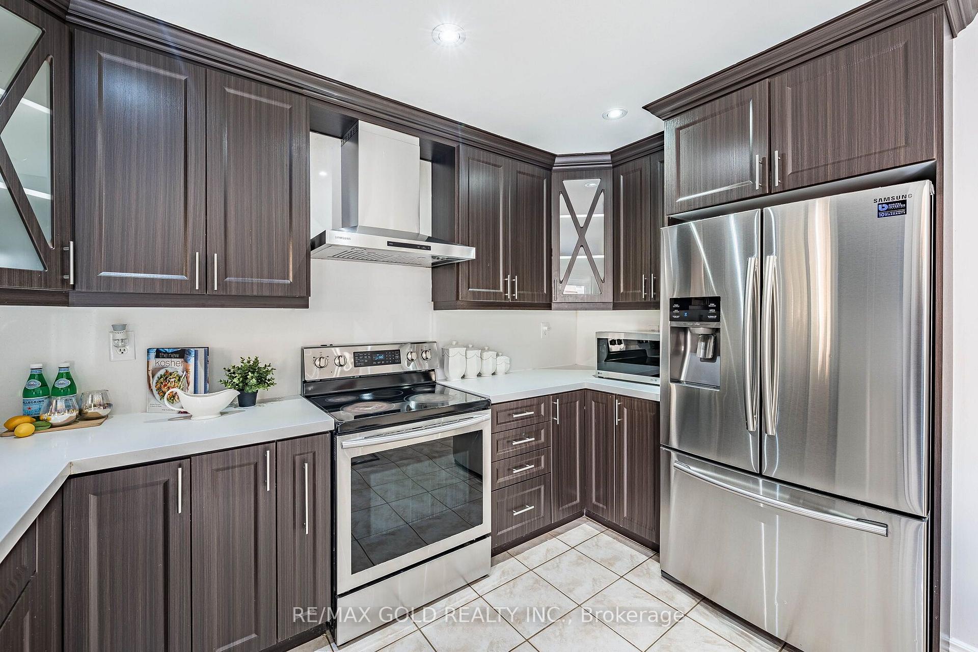 Photo 12 of 21 Edenvalley Road, Brampton, Fletcher's Meadow — HOMEH