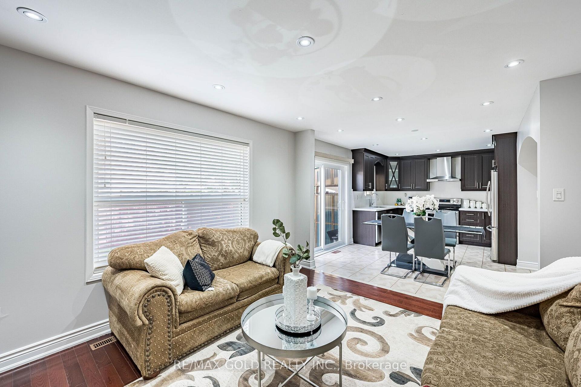 Photo 19 of 21 Edenvalley Road, Brampton, Fletcher's Meadow — HOMEH