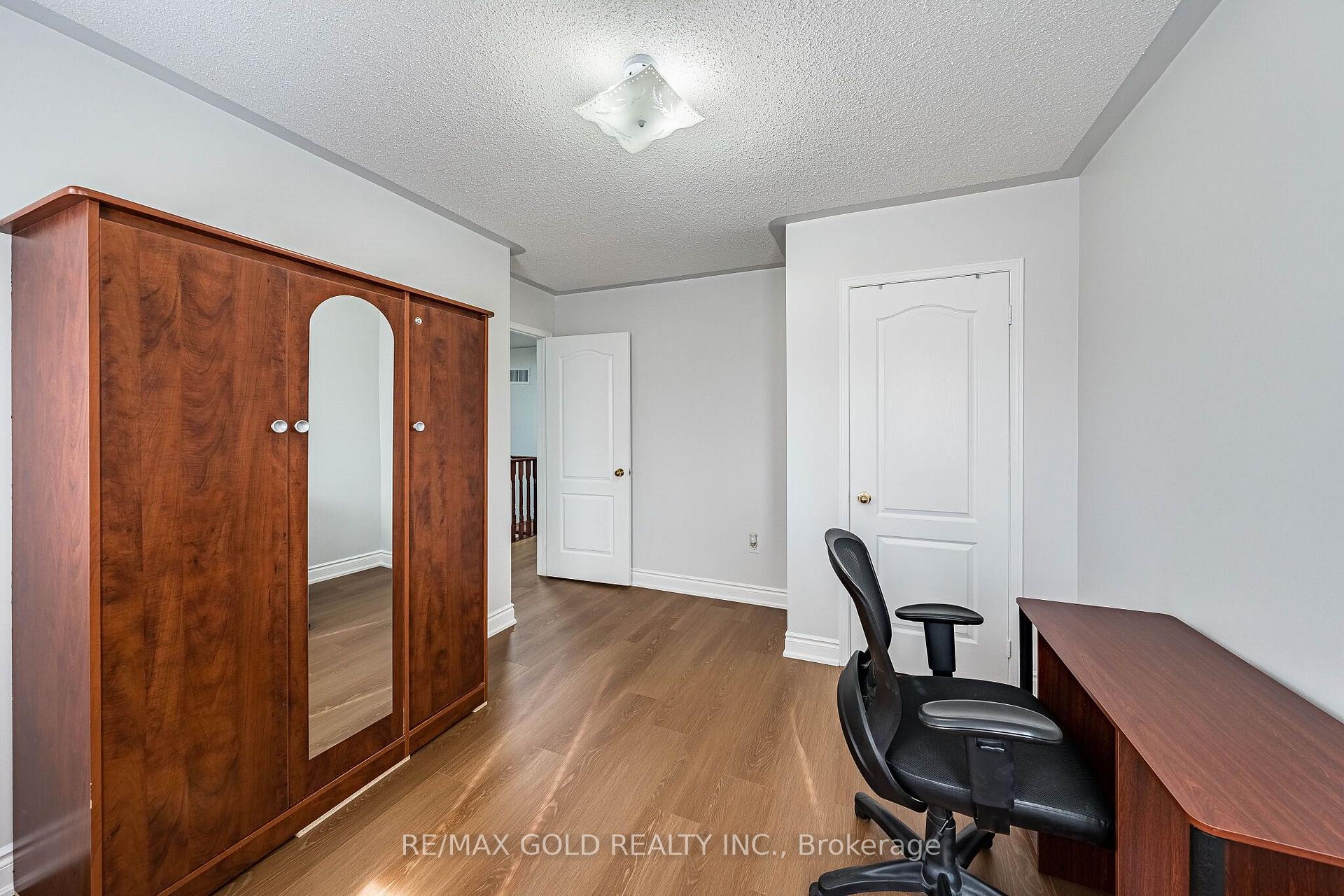 Photo 26 of 21 Edenvalley Road, Brampton, Fletcher's Meadow — HOMEH