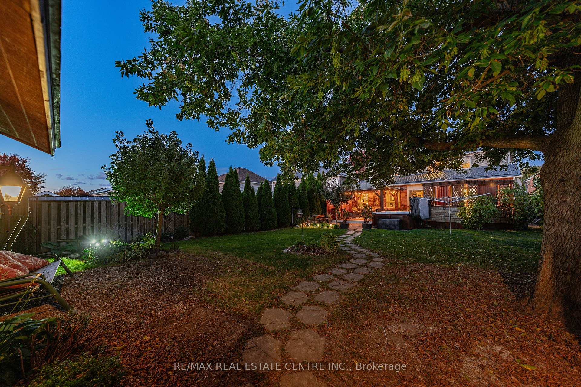 Photo 8 of 6 Mathews Court, Brantford, Empire — HOMEH