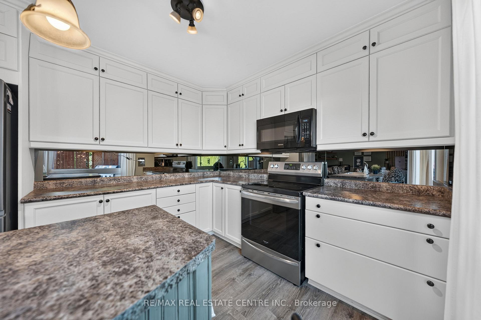 Photo 24 of 6 Mathews Court, Brantford, Empire — HOMEH