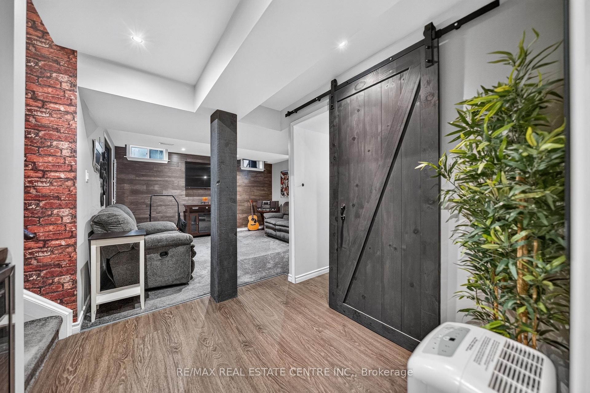 Photo 41 of 6 Mathews Court, Brantford, Empire — HOMEH