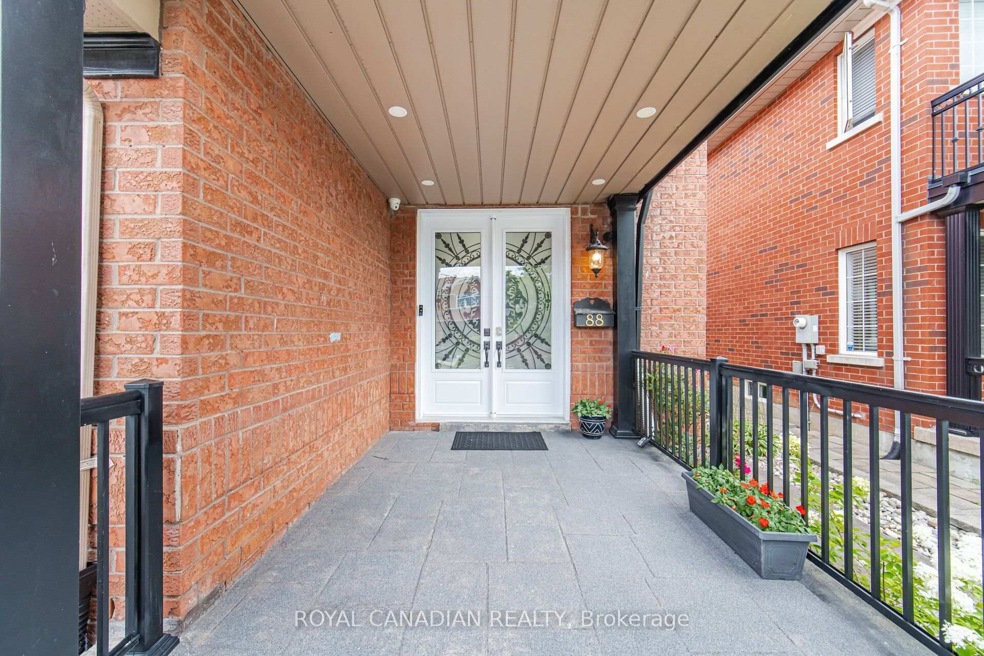 Photo 3 of 88 Olde Town Road, Brampton, Fletcher's Creek Village — HOMEH