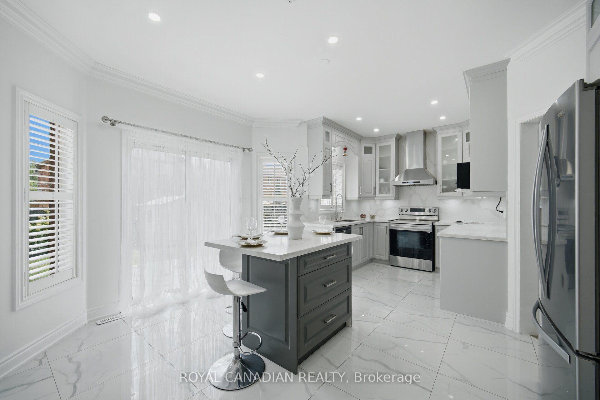 Photo 11 of 88 Olde Town Road, Brampton, Fletcher's Creek Village — HOMEH