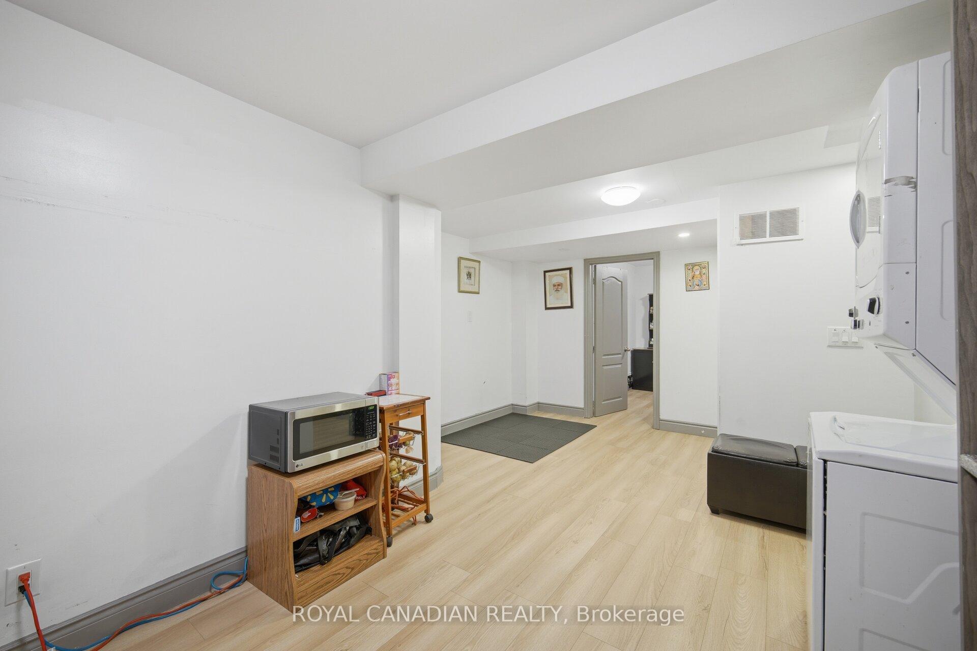 Photo 37 of 88 Olde Town Road, Brampton, Fletcher's Creek Village — HOMEH