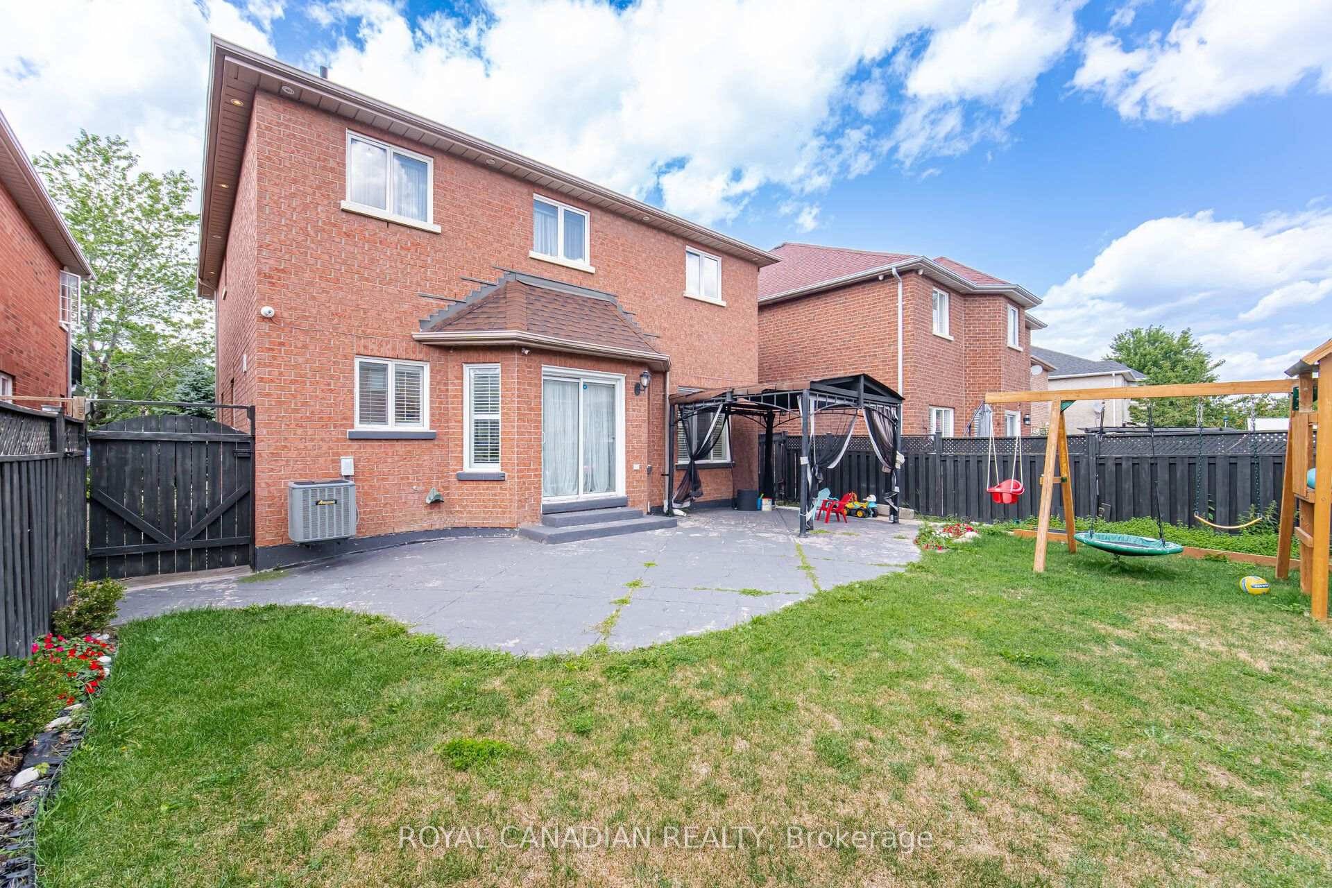 Photo 46 of 88 Olde Town Road, Brampton, Fletcher's Creek Village — HOMEH