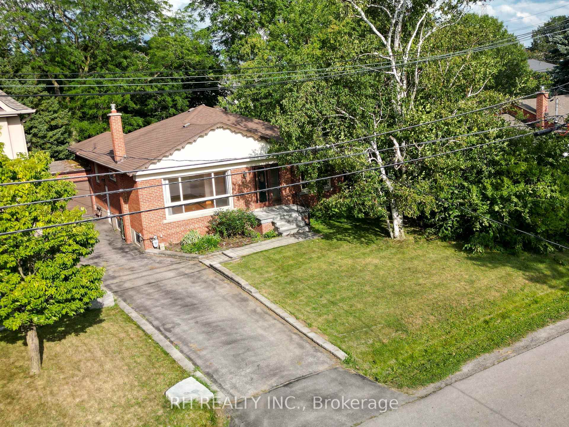 Photo 2 of 35 Glen Agar Drive, Etobicoke, Princess-Rosethorn — HOMEH