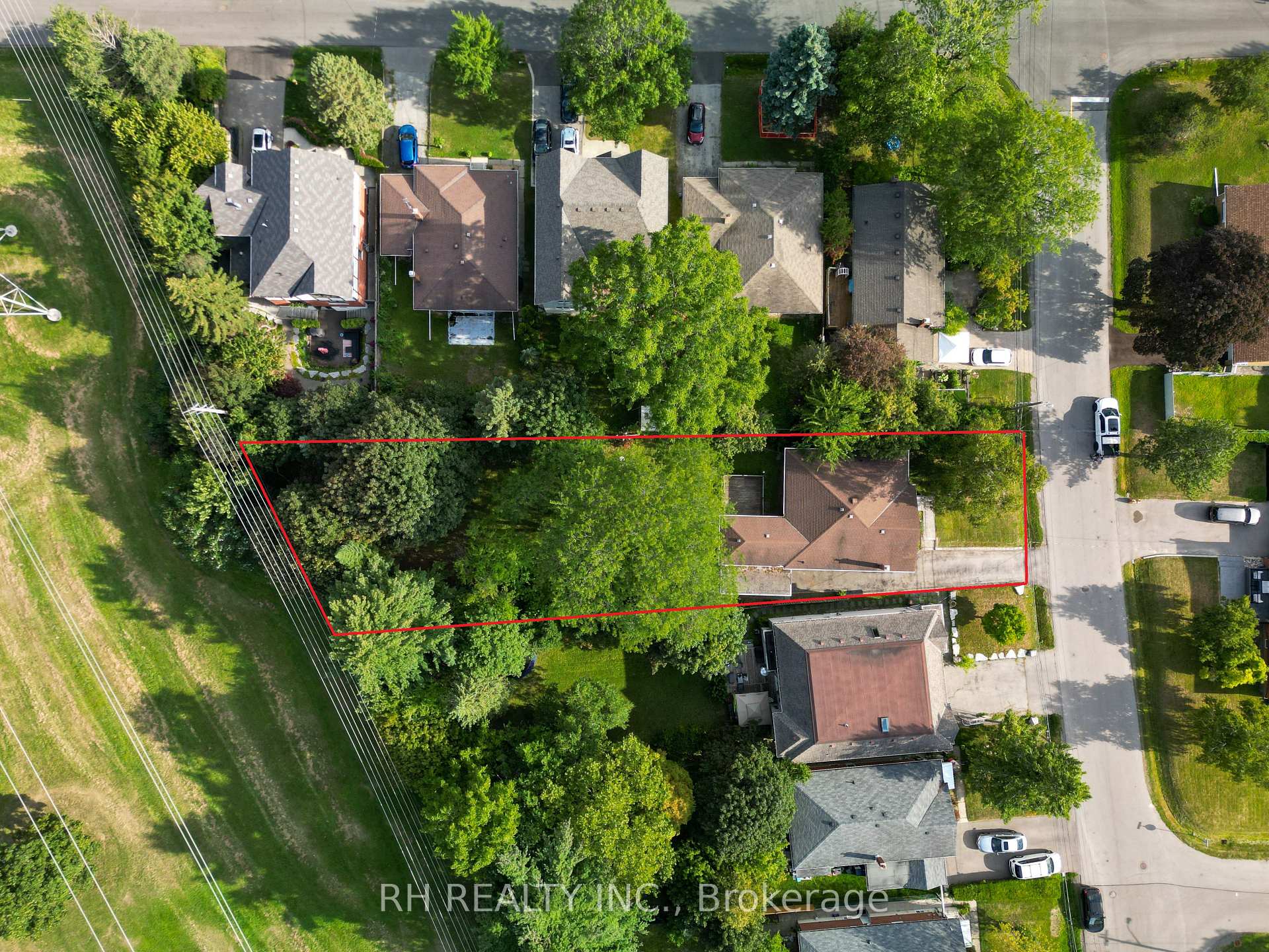 Photo 4 of 35 Glen Agar Drive, Etobicoke, Princess-Rosethorn — HOMEH