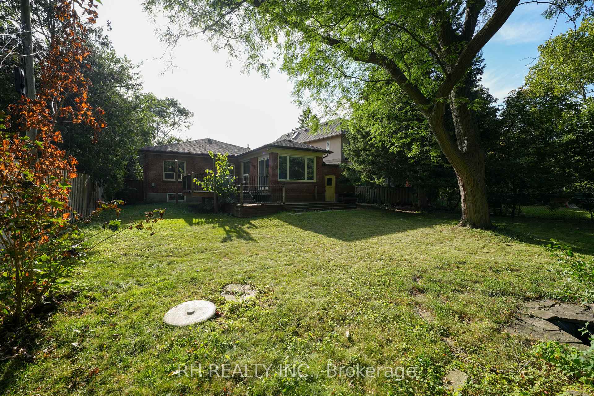 Photo 8 of 35 Glen Agar Drive, Etobicoke, Princess-Rosethorn — HOMEH