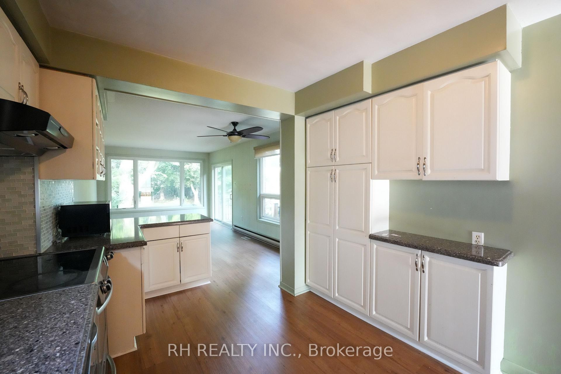 Photo 22 of 35 Glen Agar Drive, Etobicoke, Princess-Rosethorn — HOMEH