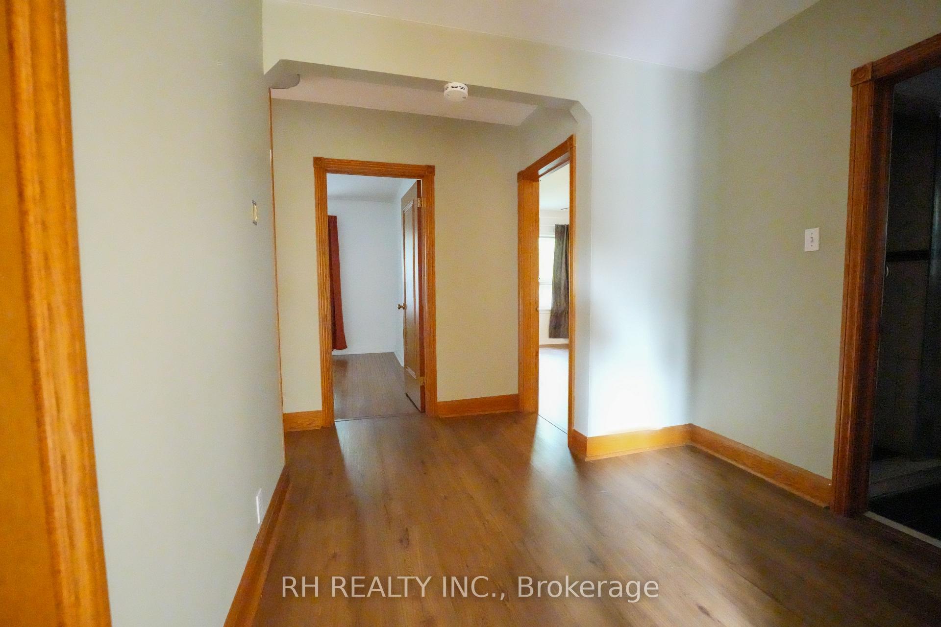 Photo 27 of 35 Glen Agar Drive, Etobicoke, Princess-Rosethorn — HOMEH