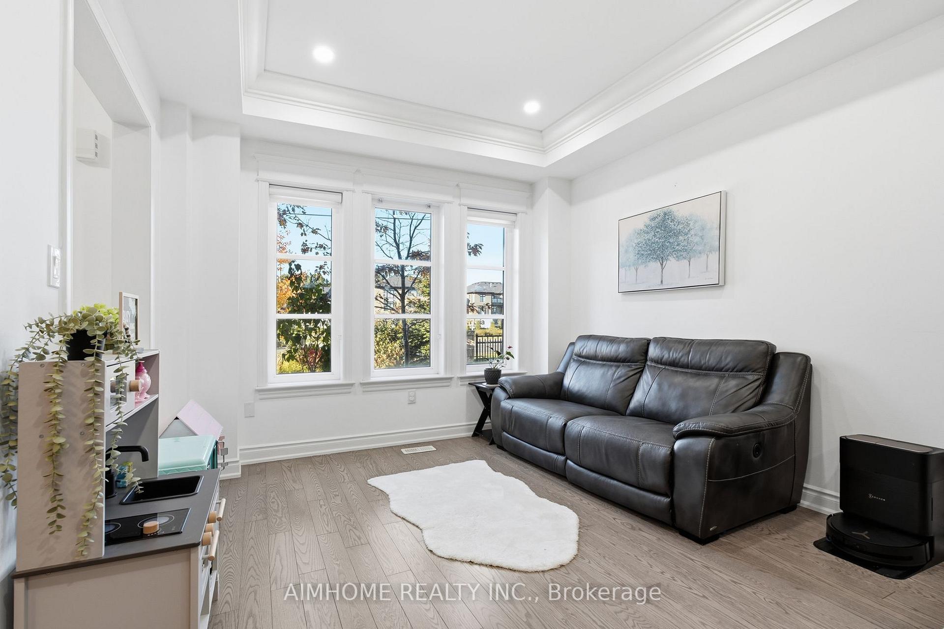 Photo 5 of 15 Calamint Lane, Richmond Hill, Oak Ridges Lake Wilcox — HOMEH