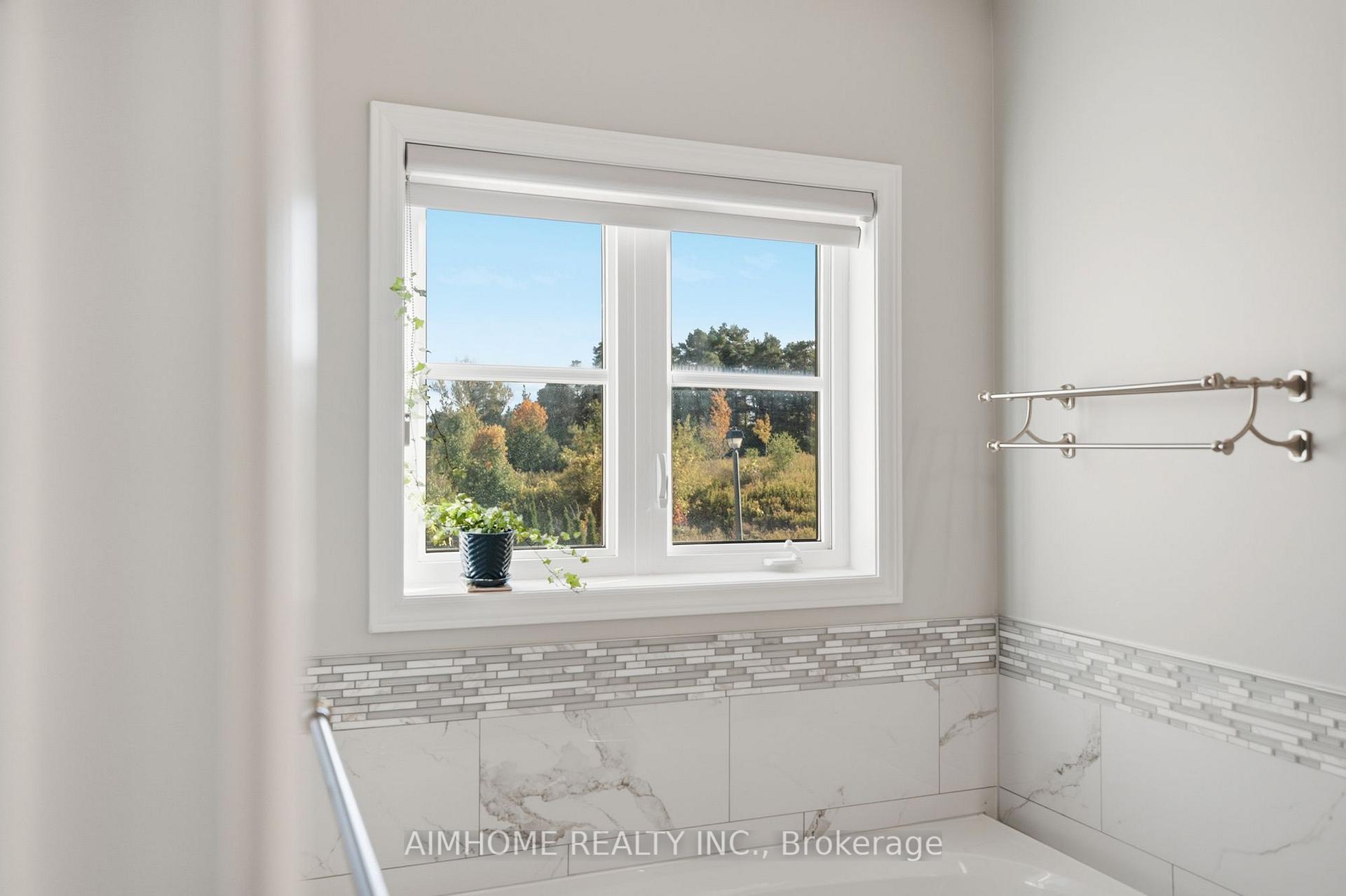 Photo 35 of 15 Calamint Lane, Richmond Hill, Oak Ridges Lake Wilcox — HOMEH