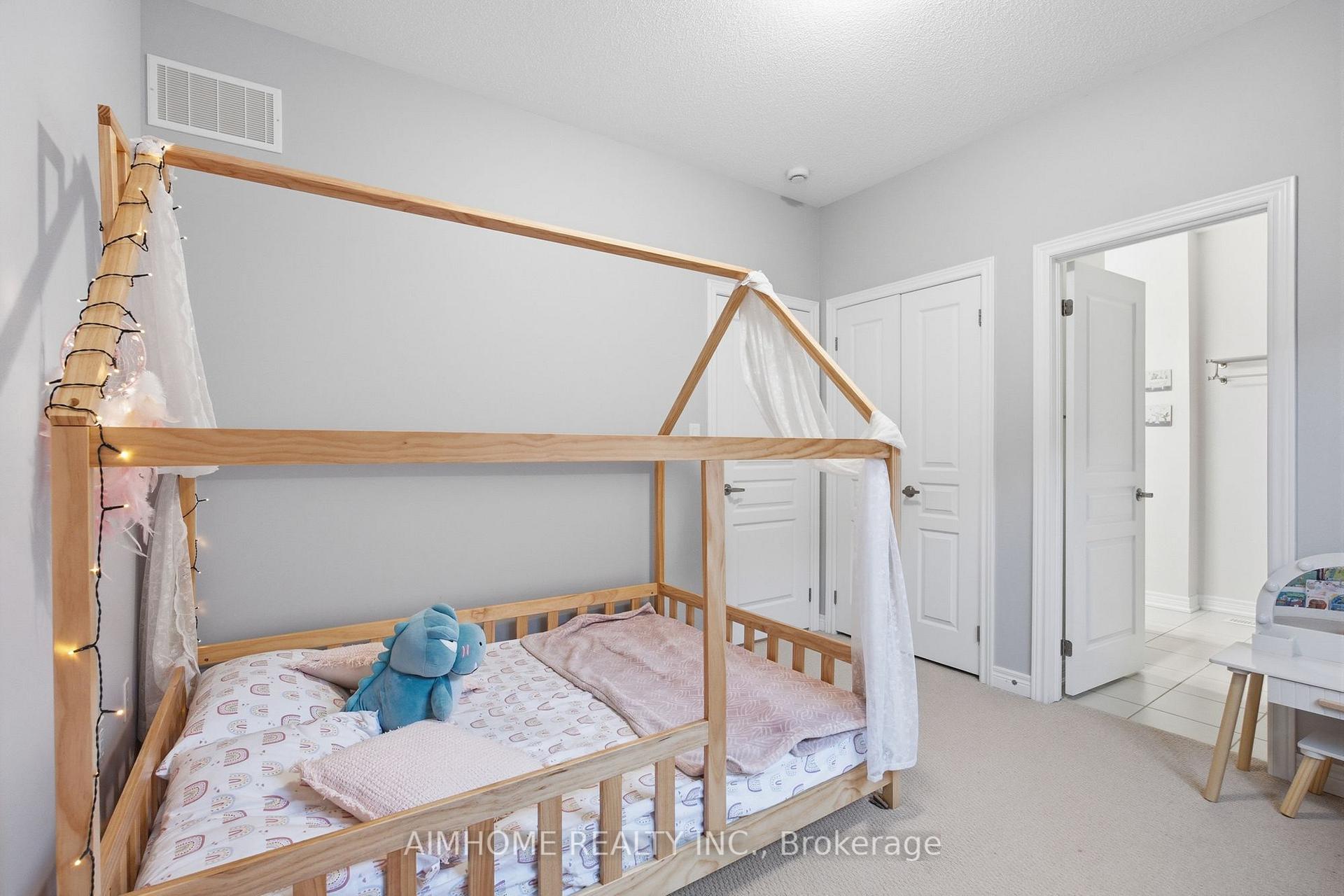 Photo 41 of 15 Calamint Lane, Richmond Hill, Oak Ridges Lake Wilcox — HOMEH