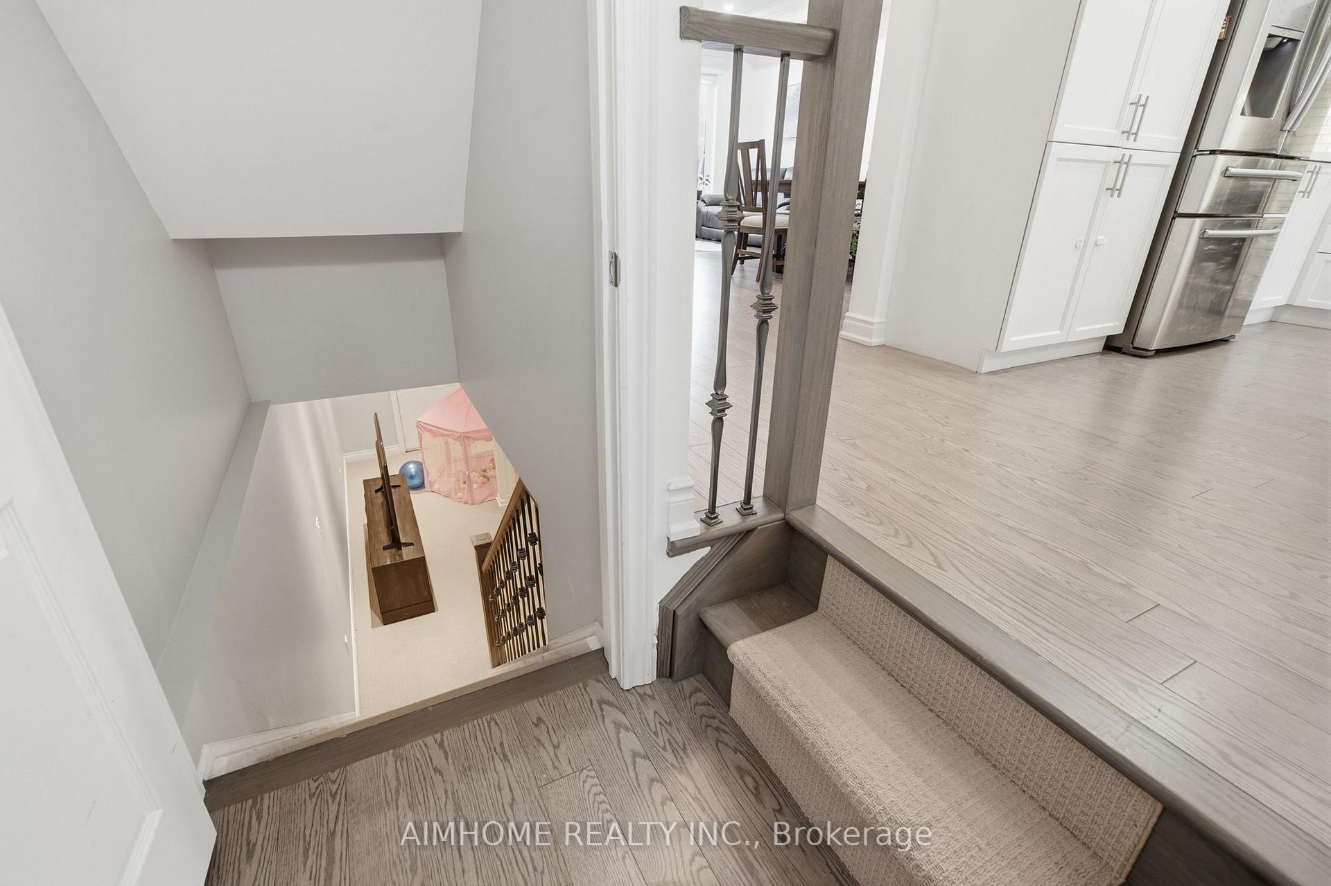 Photo 43 of 15 Calamint Lane, Richmond Hill, Oak Ridges Lake Wilcox — HOMEH