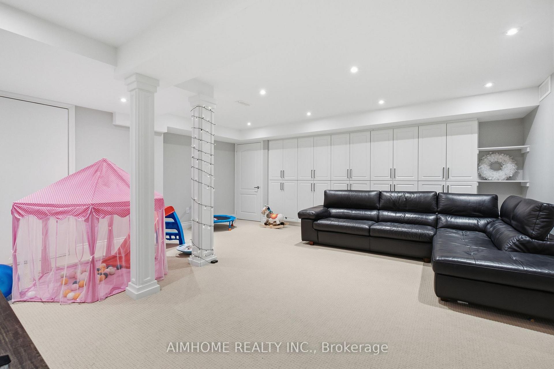 Photo 44 of 15 Calamint Lane, Richmond Hill, Oak Ridges Lake Wilcox — HOMEH