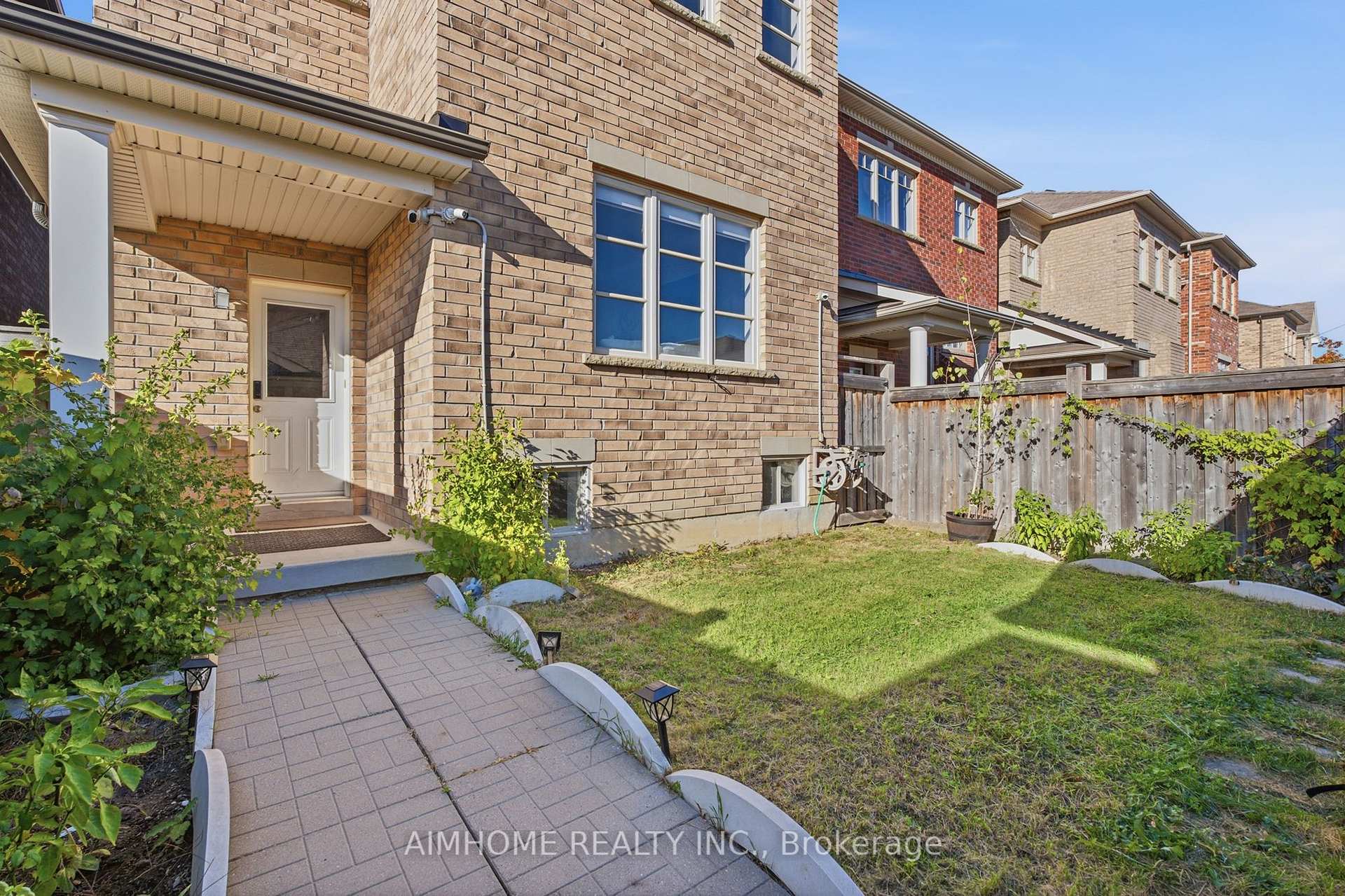 Photo 49 of 15 Calamint Lane, Richmond Hill, Oak Ridges Lake Wilcox — HOMEH
