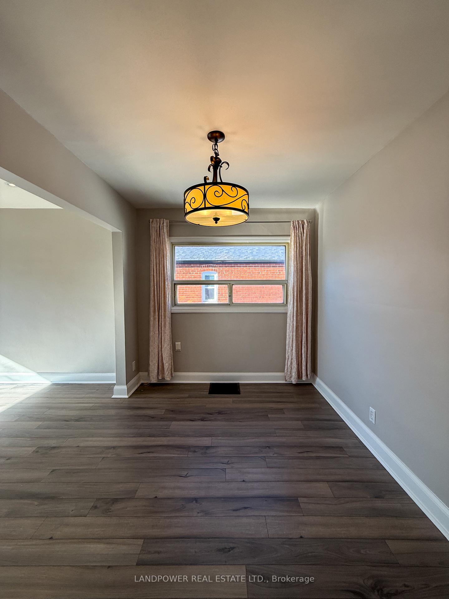 Photo 7 of 155 N Bonnington Avenue, Scarborough, Clairlea-Birchmount — HOMEH