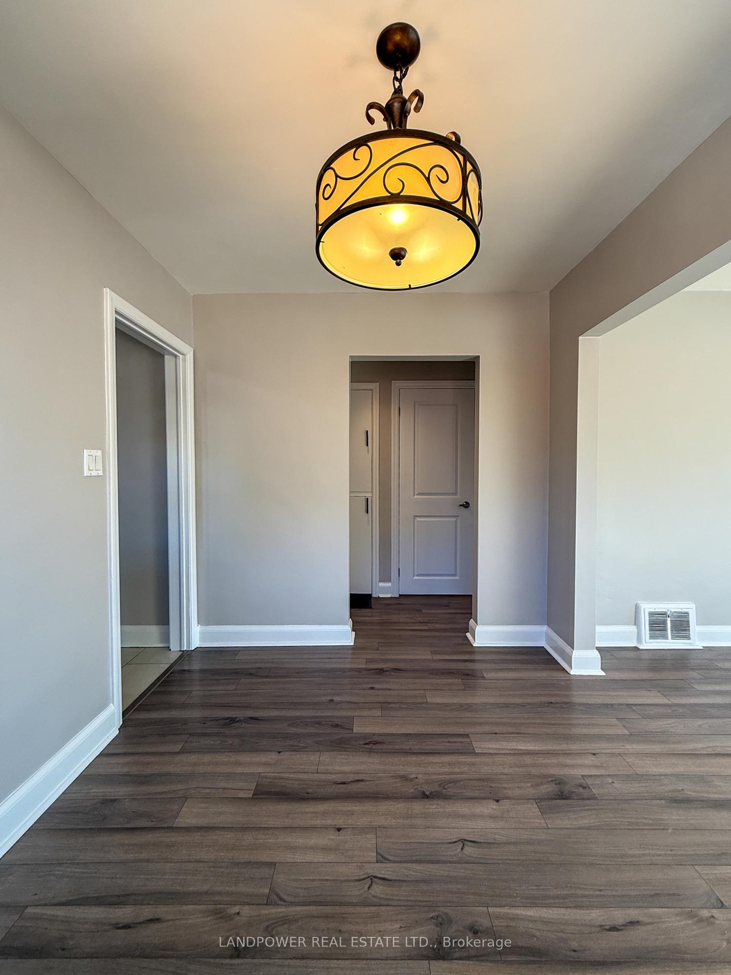 Photo 8 of 155 N Bonnington Avenue, Scarborough, Clairlea-Birchmount — HOMEH