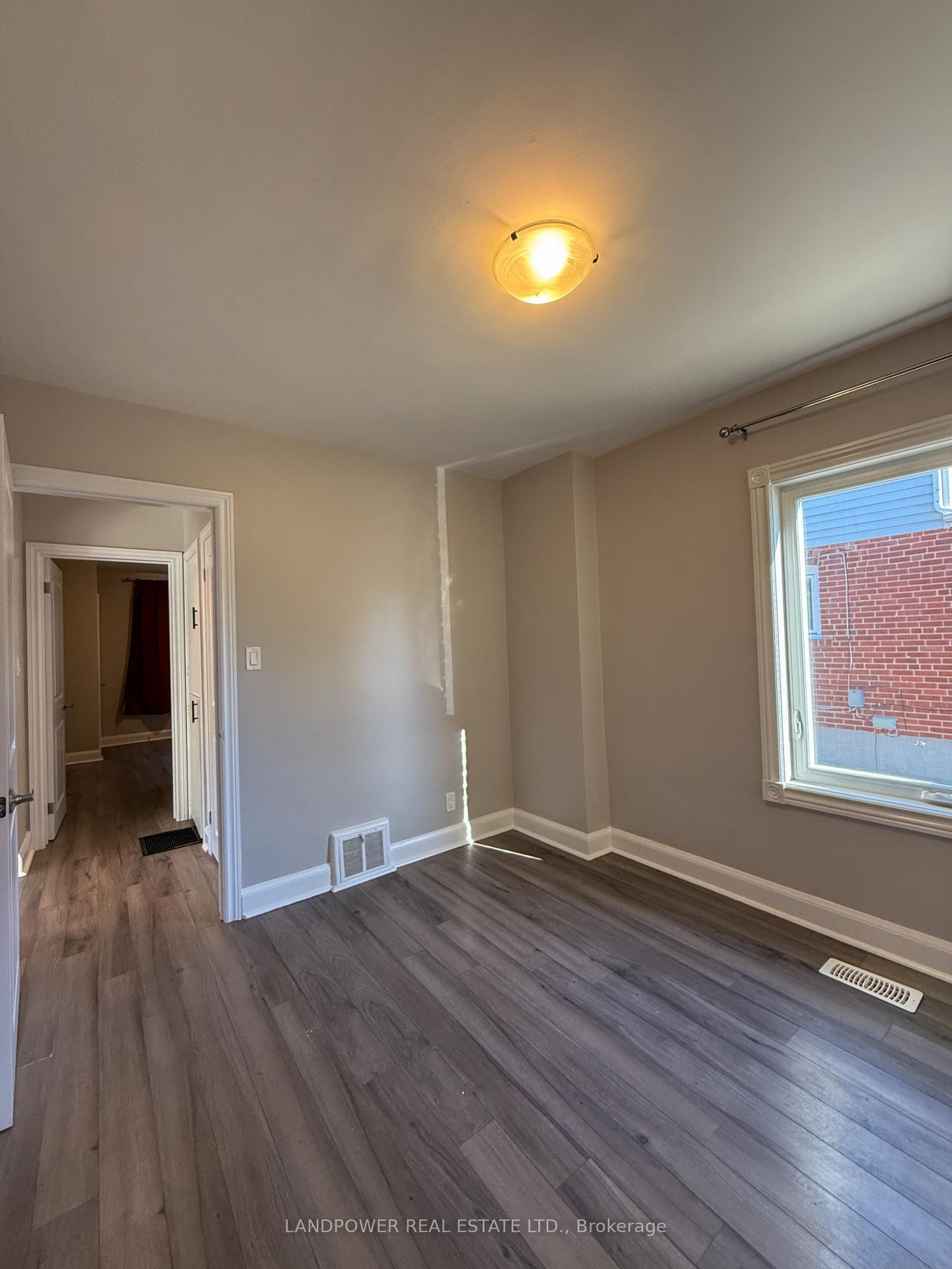 Photo 13 of 155 N Bonnington Avenue, Scarborough, Clairlea-Birchmount — HOMEH