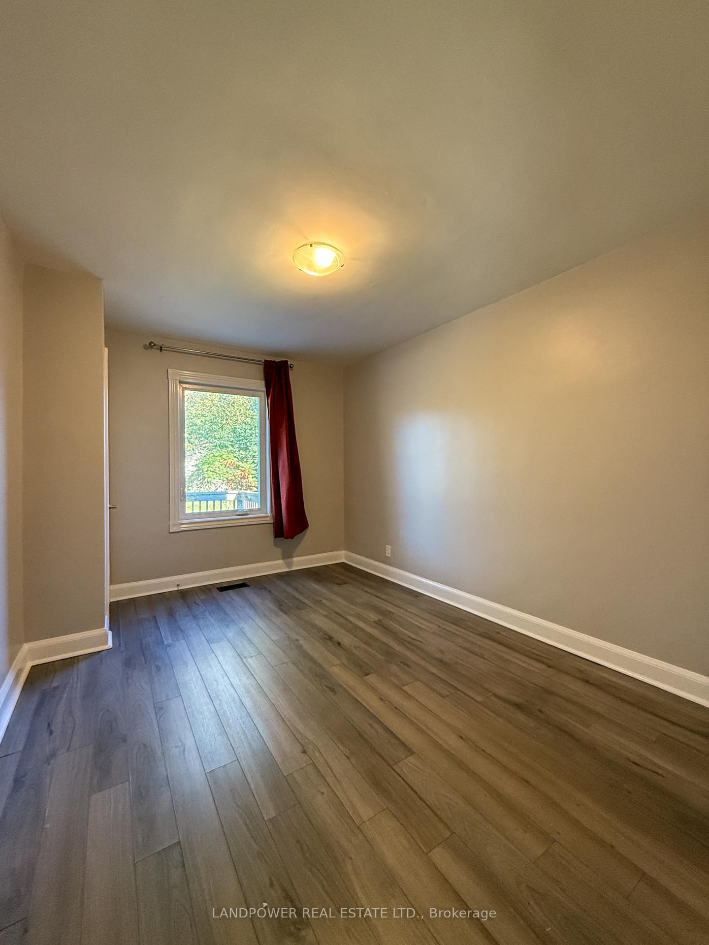 Photo 17 of 155 N Bonnington Avenue, Scarborough, Clairlea-Birchmount — HOMEH
