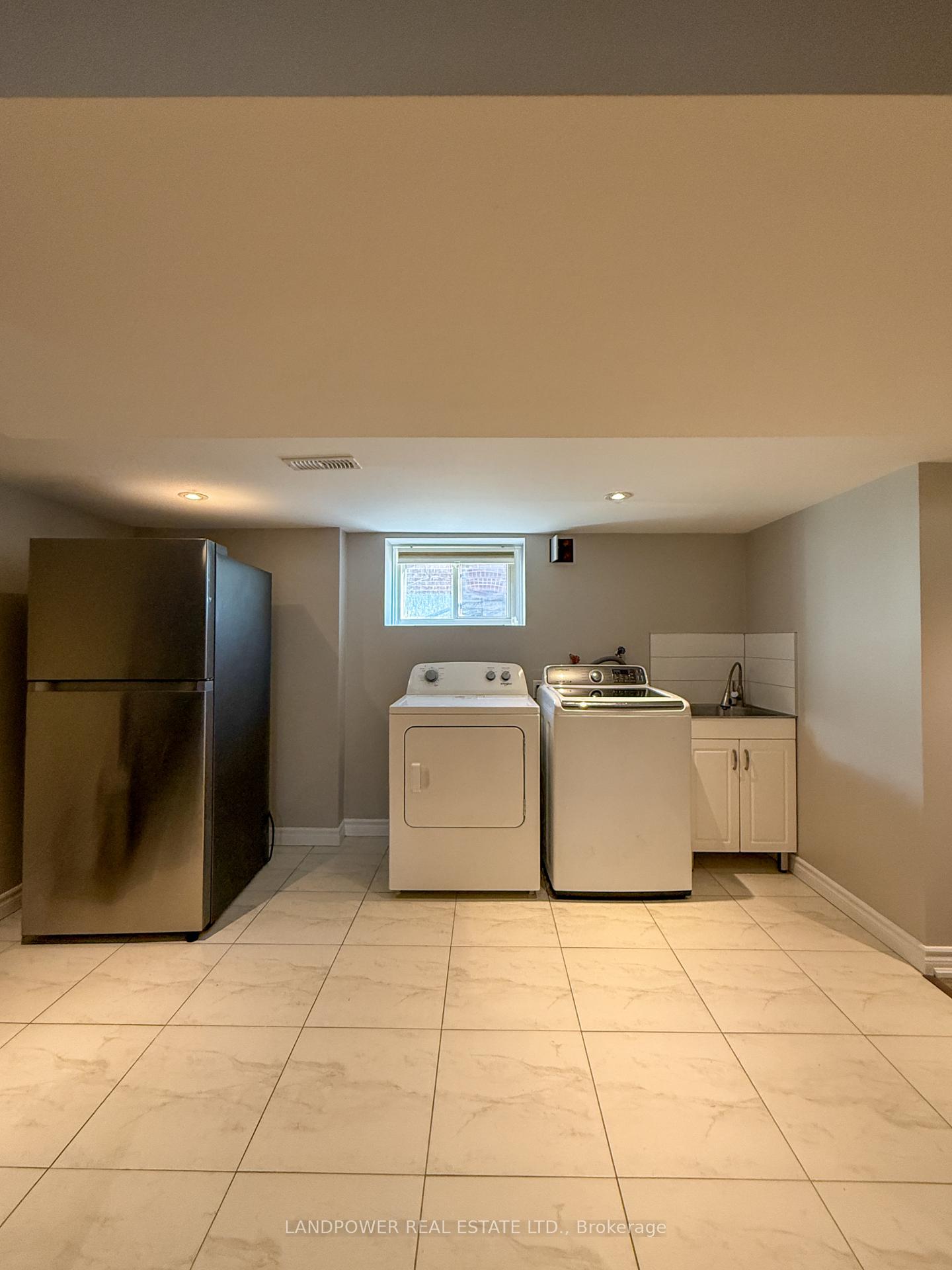 Photo 33 of 155 N Bonnington Avenue, Scarborough, Clairlea-Birchmount — HOMEH