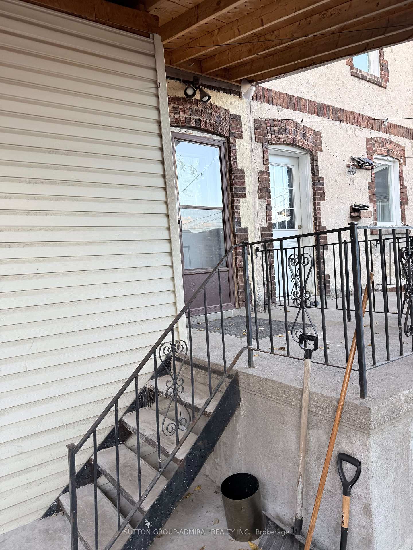 Photo 2 of Unit Main, 241 Dunraven Drive, Toronto, Keelesdale-Eglinton West — HOMEH