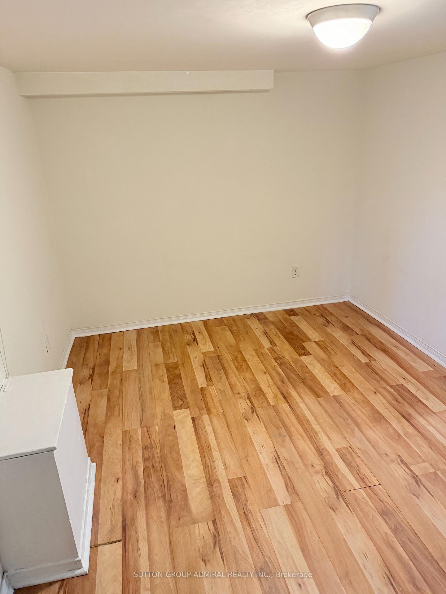 Photo 5 of Unit Main, 241 Dunraven Drive, Toronto, Keelesdale-Eglinton West — HOMEH