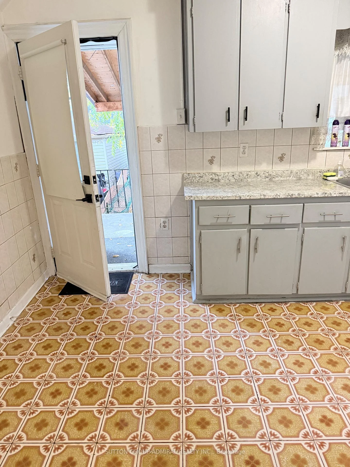 Photo 22 of Unit Main, 241 Dunraven Drive, Toronto, Keelesdale-Eglinton West — HOMEH